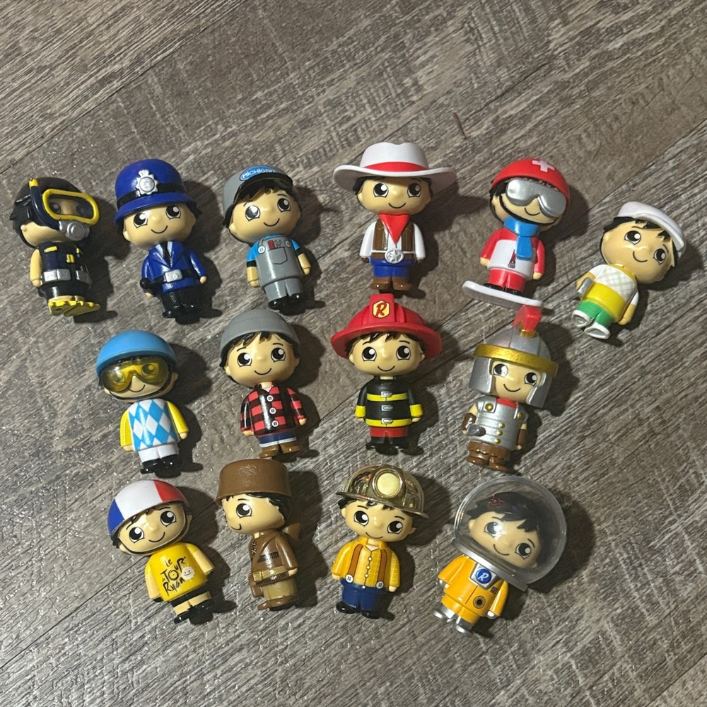Ryan’s World Profession Action Figure Set